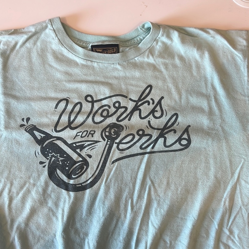 Benny gold size M tee